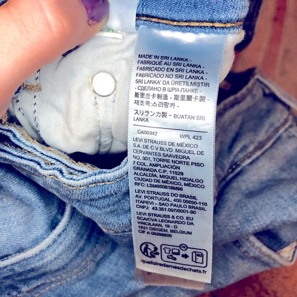 Levis Strauss 726 high waisted flare light wash distressed jean size 31 - Picture 7 of 10